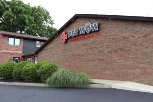Exterior of PetWow Highland Heights Building